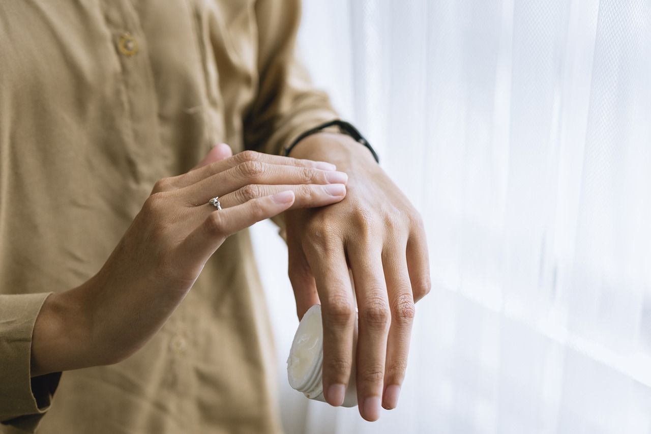 entdecken sie unsere umfangreiche auswahl an pflegeprodukten für ihre persönliche wohlfühlroutine. von hautpflege über haarpflege bis hin zu körperpflege – alles, was sie für ein strahlendes aussehen benötigen.