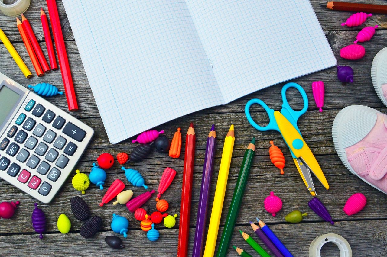 entdecken sie unser umfangreiches sortiment an schulmaterialien, von heften über stifte bis hin zu rucksäcken. perfekt für jeden schüler und jede schülerin für einen erfolgreichen schulstart!