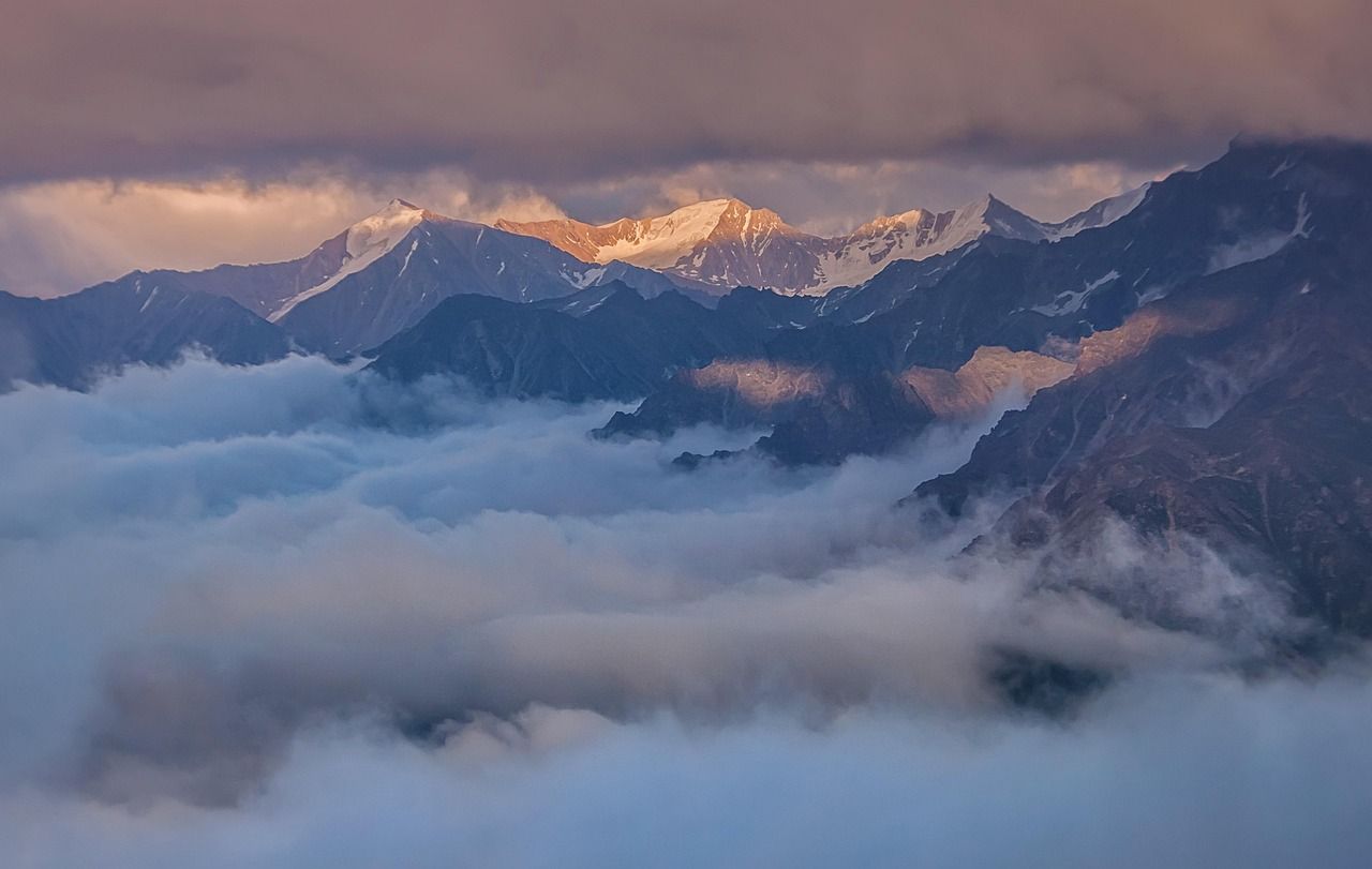entdecken sie die kraft der meditation für körper und geist. erlernen sie techniken zur stressbewältigung, zur verbesserung der konzentration und zur inneren ruhe. tauchen sie ein in eine welt der achtsamkeit und selbstfindung.