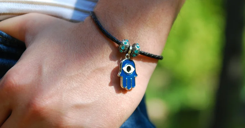 Die Hamsa als Glücksbringer: Was bringt sie wirklich?