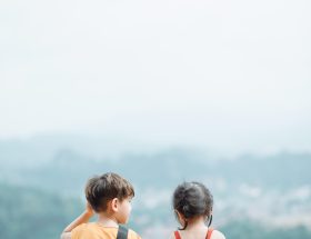 entdecken sie unsere interaktiven kindersitzmöbel, die kreatives spielen und komfortables sitzen vereinen. perfekt für kinderzimmer, spielzimmer und bildungseinrichtungen!