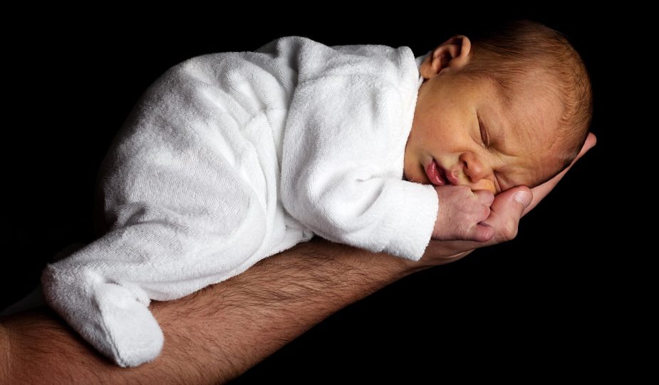 entdecken sie wertvolle tipps und ratschläge zur säuglingspflege. lernen sie, wie sie das wohlbefinden und die gesundheit ihres babys fördern können, während sie liebevoll und sicher auf die bedürfnisse ihres kleinen schatzes eingehen.