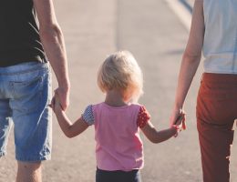 entdecken sie wertvolle tipps und ratschläge zum thema elternschaft. erfahren sie, wie sie eine gesunde und liebevolle beziehung zu ihren kindern aufbauen können.