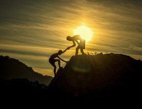 entdecken sie die kraft von teamarbeit! erfahren sie, wie effektives zusammenspiel die produktivität steigert, die kreativität fördert und ein positives arbeitsumfeld schafft. tauchen sie ein in die welt der zusammenarbeit und stärken sie ihre teamdynamik.